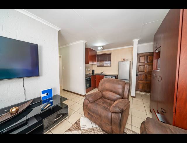 3 BEDROOM FREESTANDING FOR SALE IN HELDERWYK